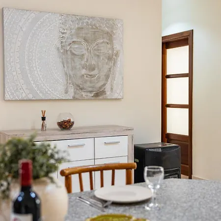 Mandalay Cozy & Affordable With Patio *
