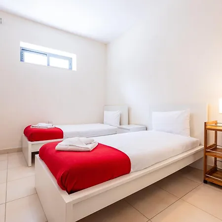 Mandalay Cozy & Affordable With Patio *