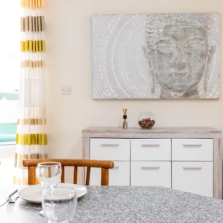 Mandalay Cozy & Affordable With Patio *